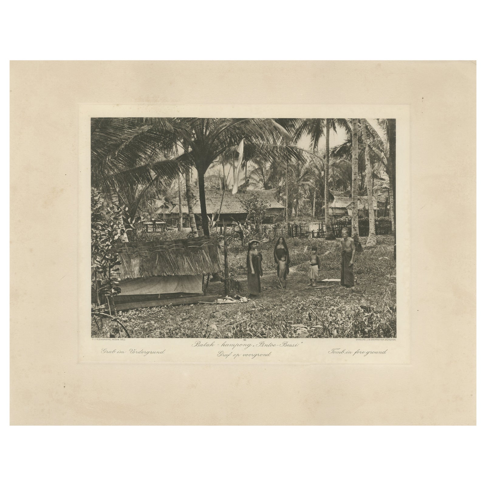 Batak Village Pintoe-Bessi, Tomb, Kleingrothe Photo, Dutch East Indies c1910