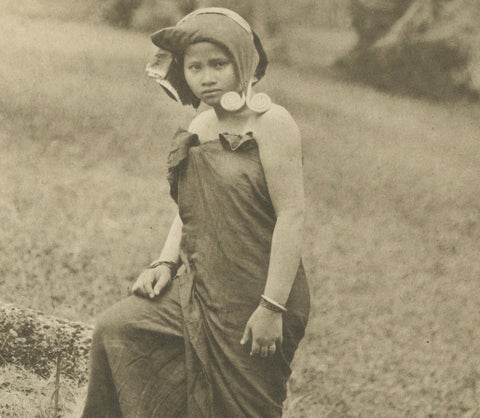Batik, Sifting Rice & Women Working, Antique Photogravure of Batak People 1900, close-up 3
