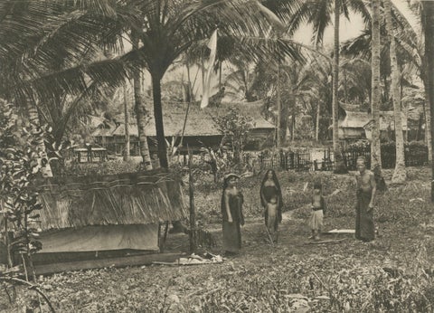 Batak Village Pintoe-Bessi, Tomb, Kleingrothe Photo, Dutch East Indies c1910, close-up 2