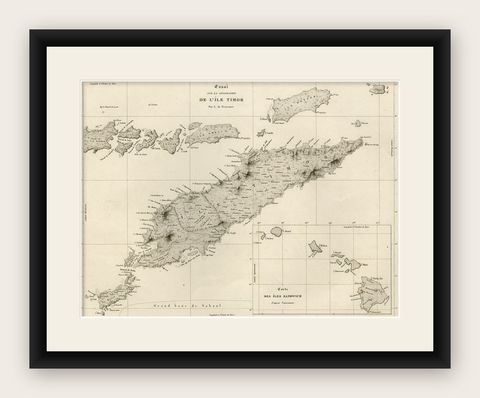 Rare Antique Map with Timor and Nearby Islands Plus an Inset of Hawaii, 1825, shown framed